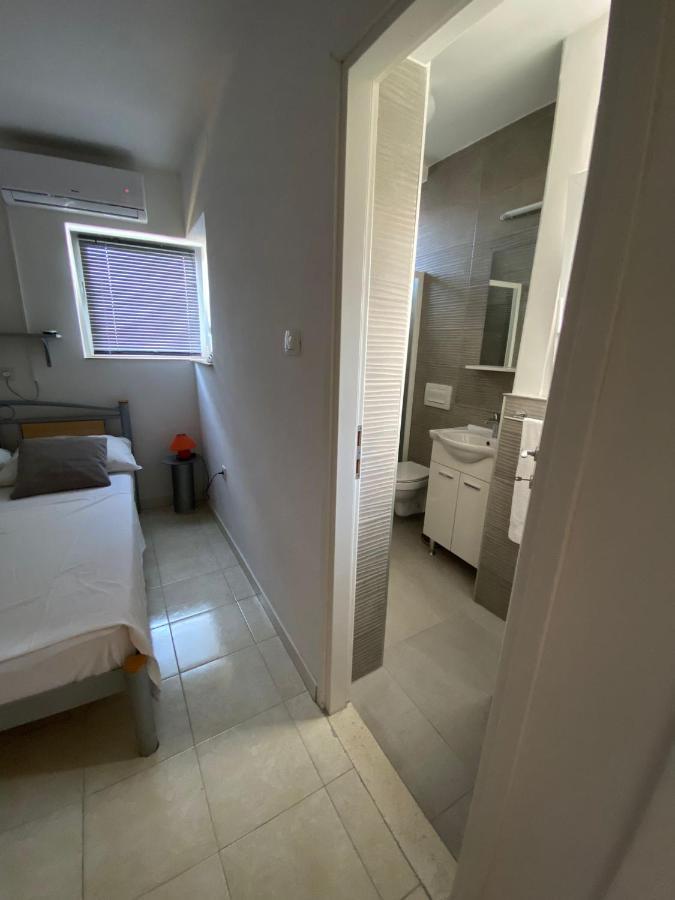 Duje & Roko Apartments ชิเบนิก ภายนอก รูปภาพ