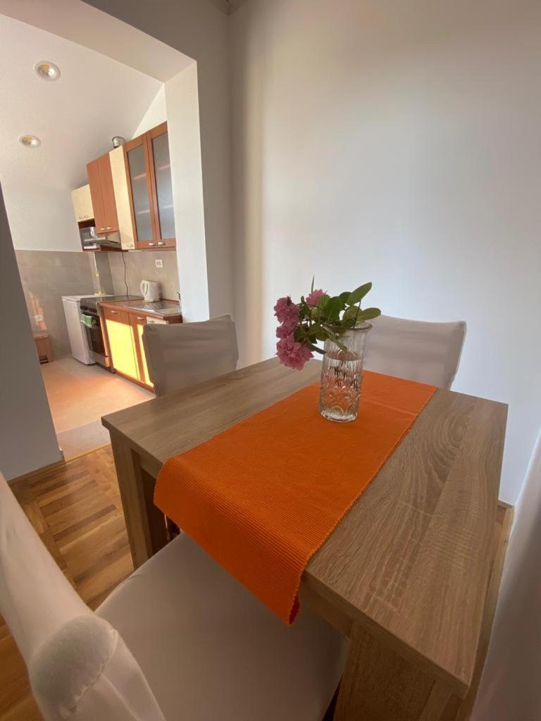 Duje & Roko Apartments ชิเบนิก ภายนอก รูปภาพ