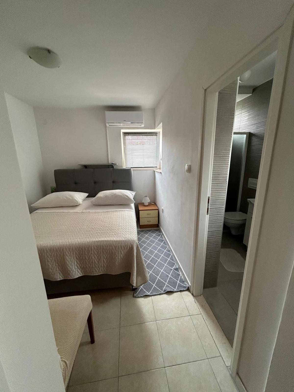 Duje & Roko Apartments ชิเบนิก ภายนอก รูปภาพ